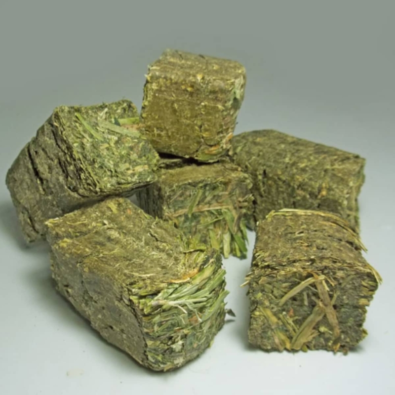 Alternative view of CUBOS DE ALFALFA x 500 gms