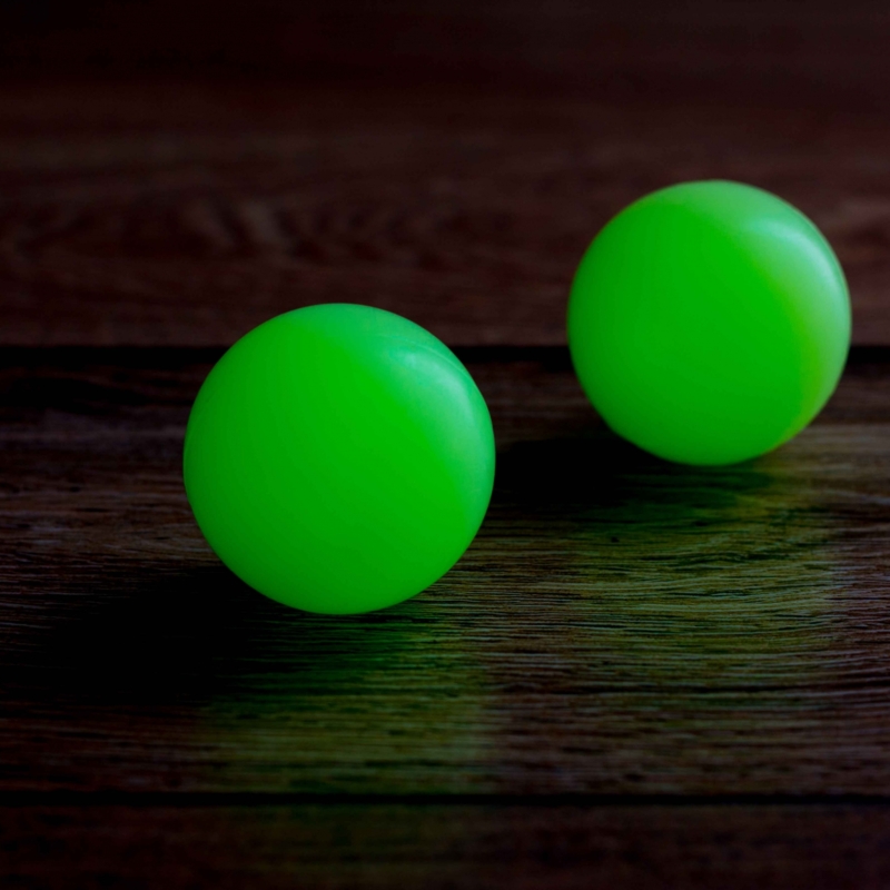 Alternative view of Pelota De Goma Mediana C/Brillo en La Oscuridad